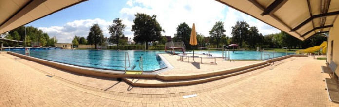 Panoramabild des Freibades